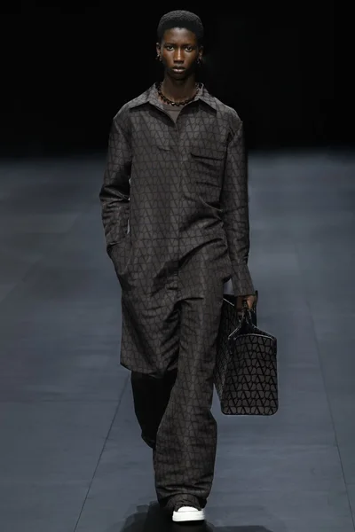 Look 19